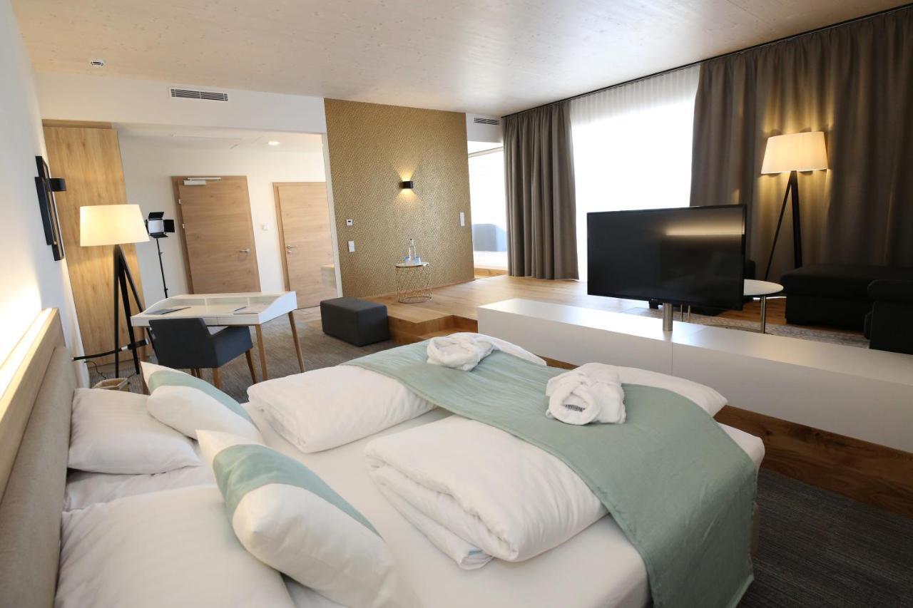 Donau Lodge Ybbs an der Donau Bagian luar foto